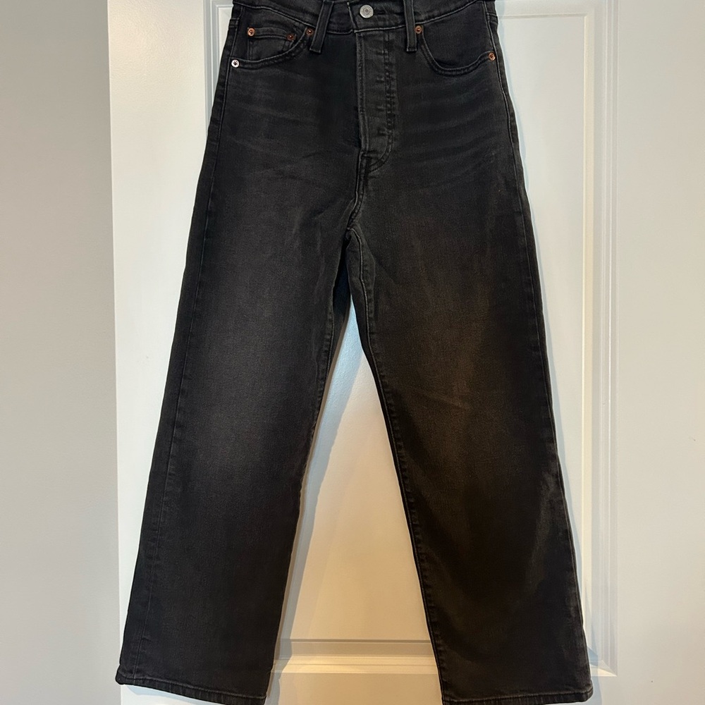 Levi’s Ribcage Straight Ankle Jeans